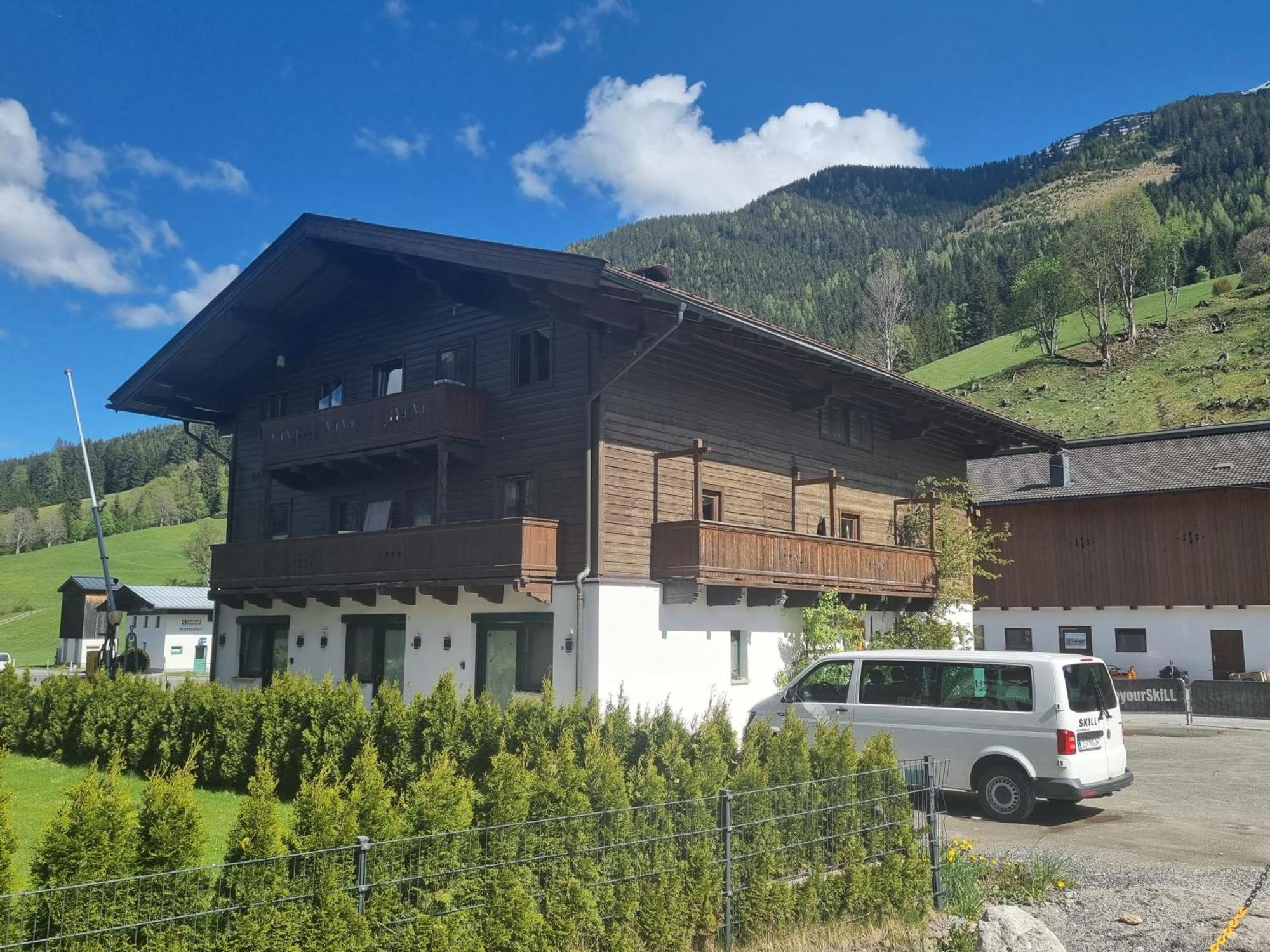 Skill Mountain Lodge - Ski Und Bike Hostel Im Sommer Mit Joker Card 잘바흐 힌터글렘 외부 사진