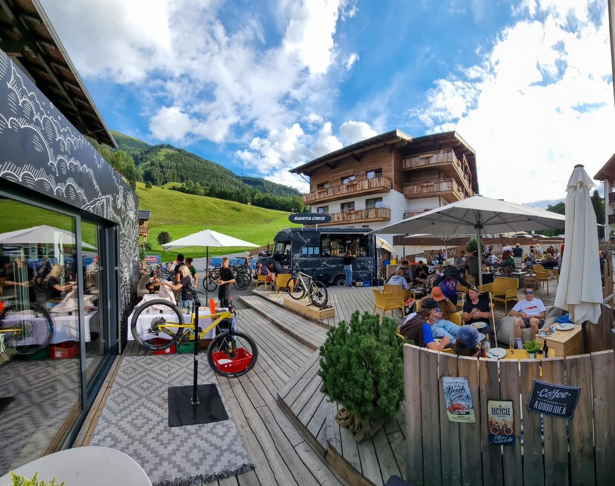 Skill Mountain Lodge - Ski Und Bike Hostel Im Sommer Mit Joker Card 잘바흐 힌터글렘 외부 사진